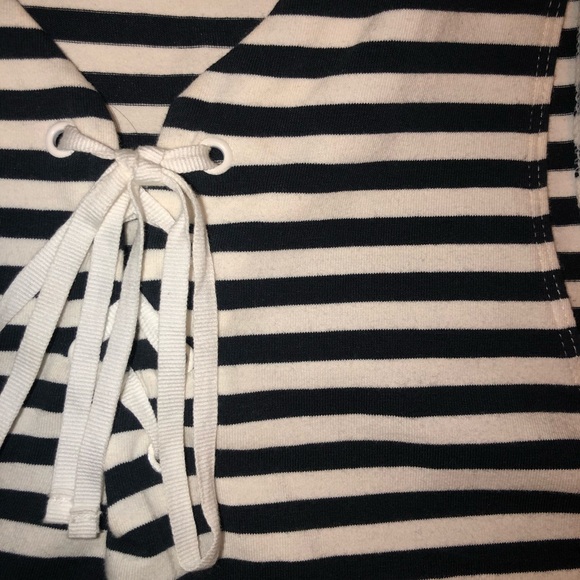 Striped Shoelace Crop Top - Picture 2 of 2